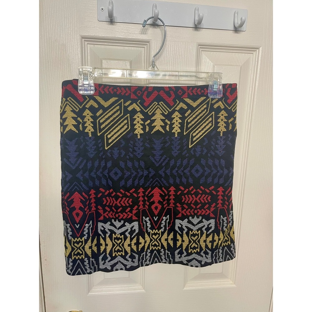 🛍2/$25🛍~ Willow & Clay Embroidered Print Skirt